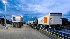 Der blaue AUTOZUG Sylt ist offizieller Mobilitätspartner der Sylt Gastro Messe