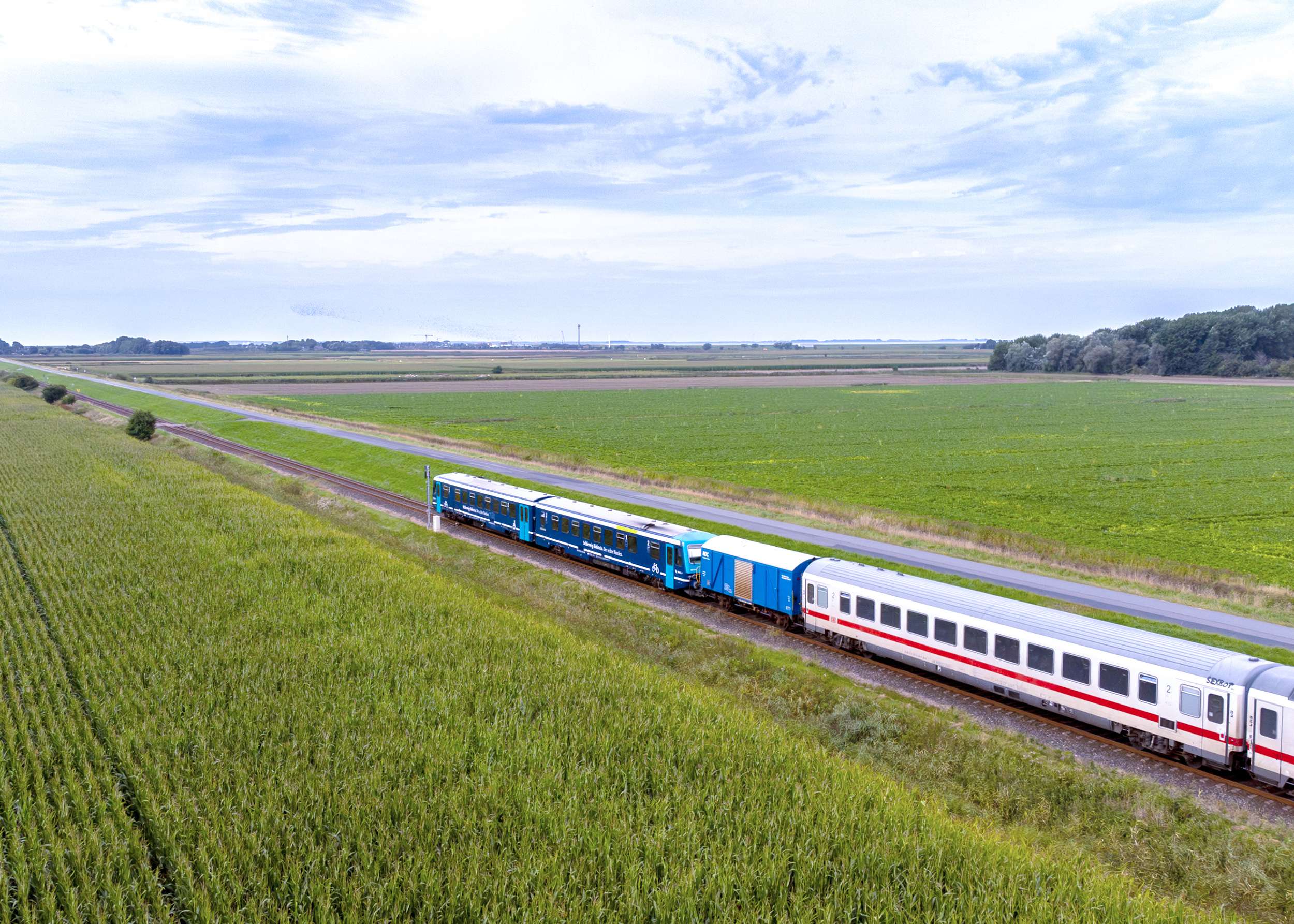 Kurswagen auf der Strecke Niebüll – Dagebüll Mole